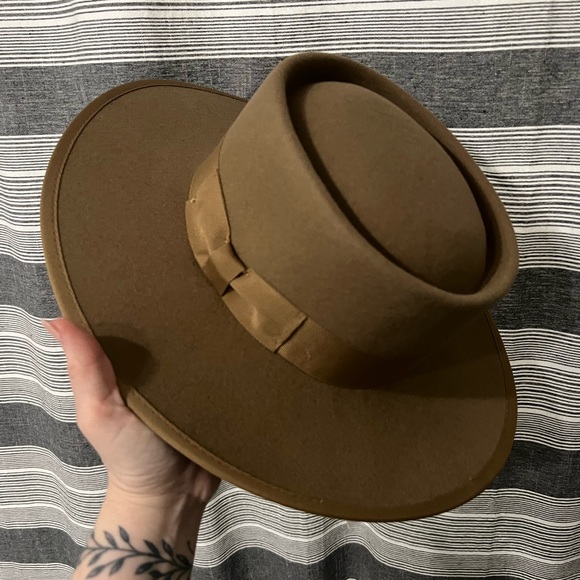 Luna bloom hat NWT - Picture 3 of 3